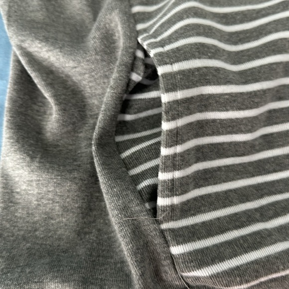 Cathy Daniels Petite Large Gray & White Striped Hoodie - Picture 4 of 4